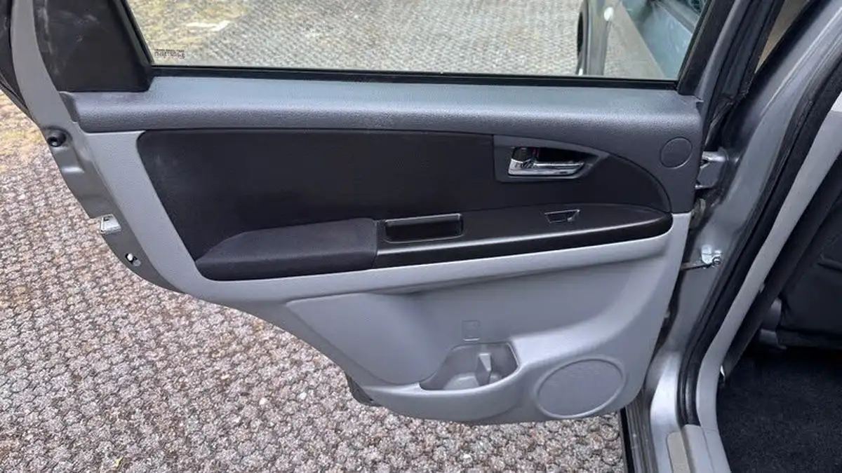 2010-suzuki-sx4-16-sz4-hatchback-5d-auto-big-22
