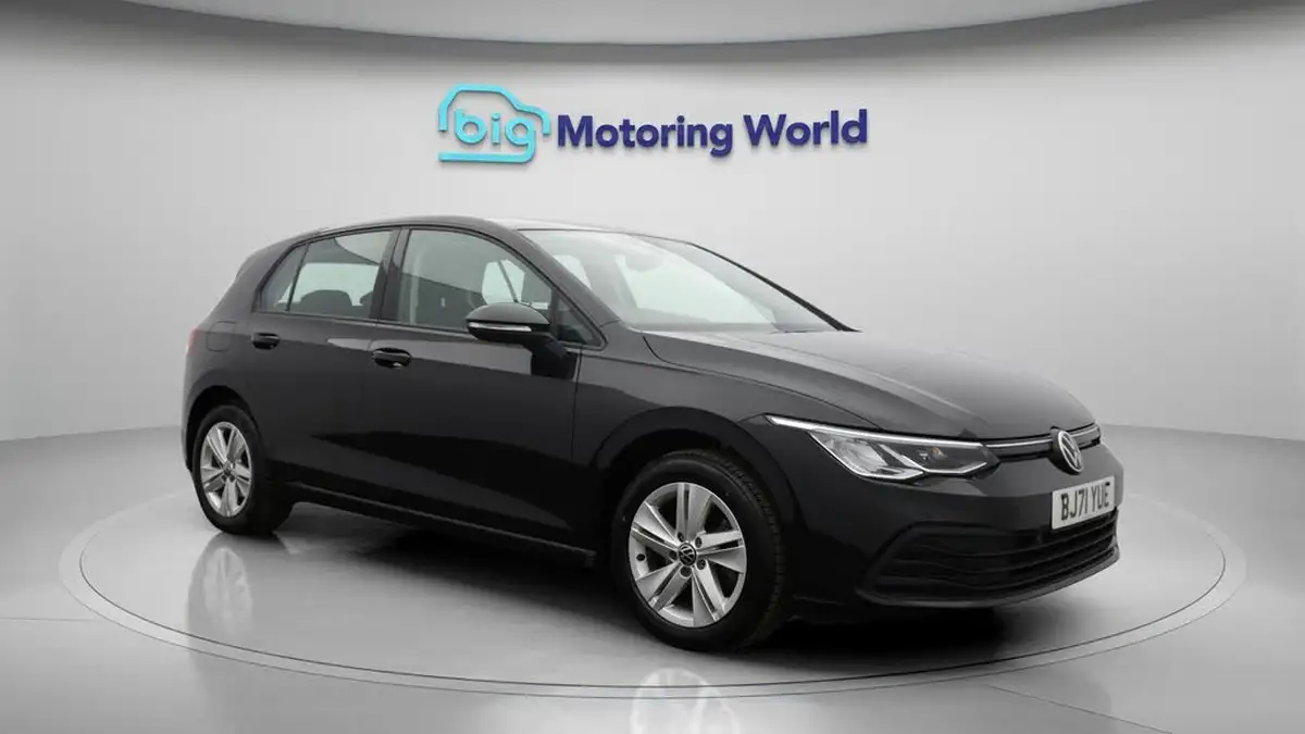 2021-volkswagen-golf-15-tsi-life-130ps-hatchback-big-1