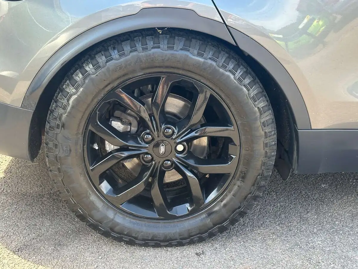 2018-land-rover-discovery-20sd4-se-240ps-awd-station-wagon-5d-auto-big-7