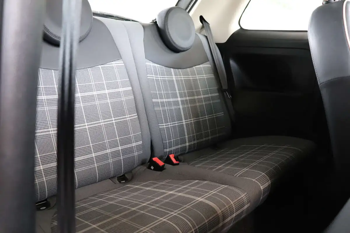 2019-fiat-500-12-lounge-ss-big-24