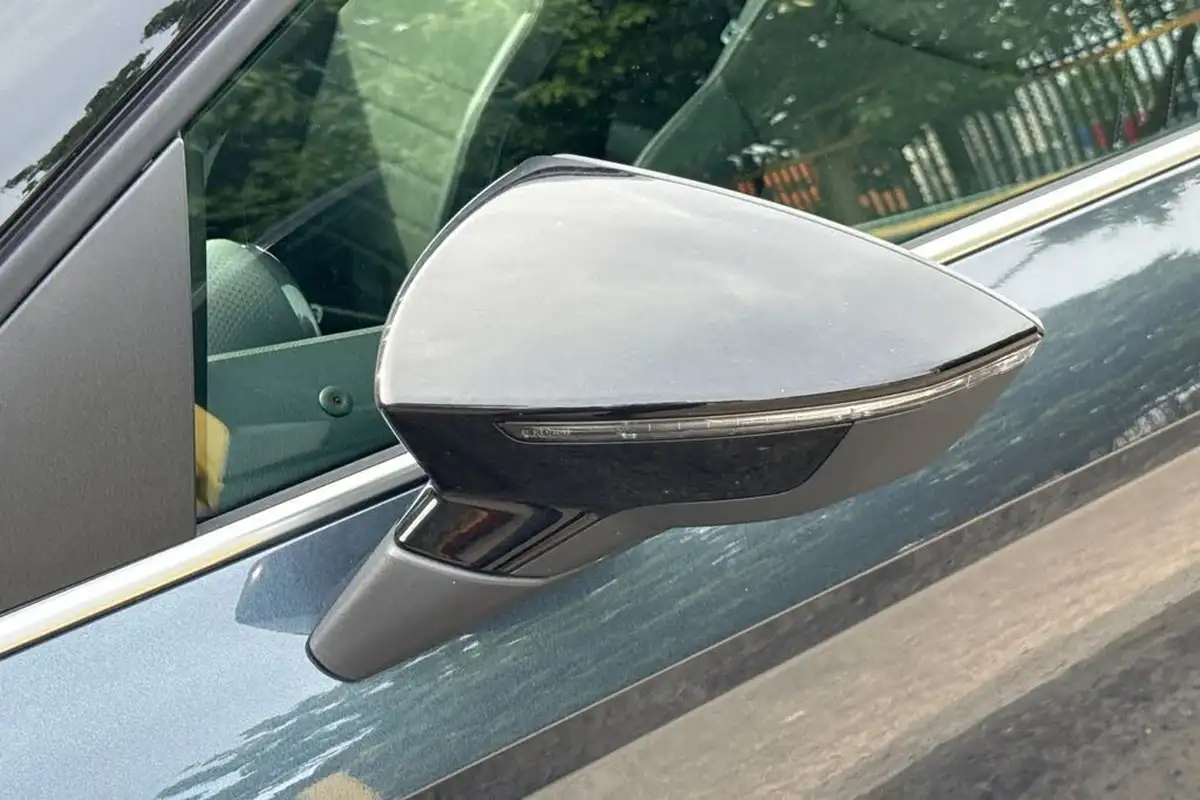 2025-seat-arona-10-tsi-xperience-lux-dsg-big-26