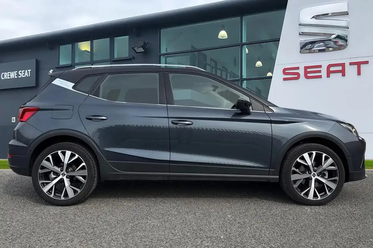 2025-seat-arona-10-tsi-xperience-lux-dsg-big-2