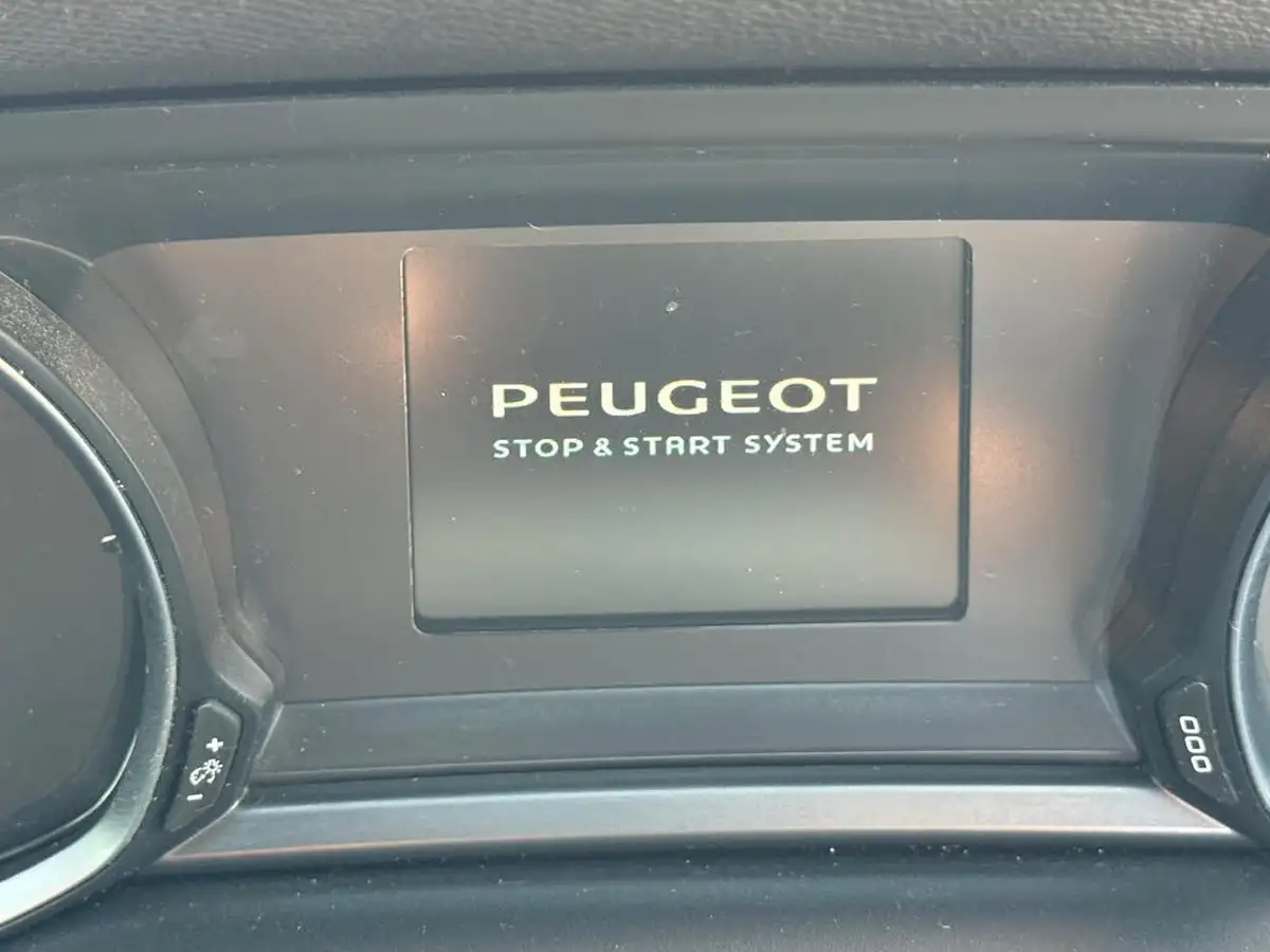 2015-peugeot-308-20-bluehdi-gt-line-20-bluehdi-big-8