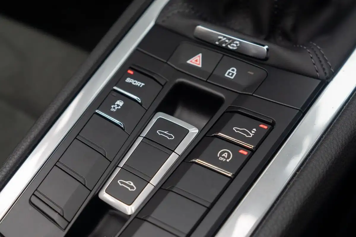 2024-porsche-boxster-718-20-boxster-big-23