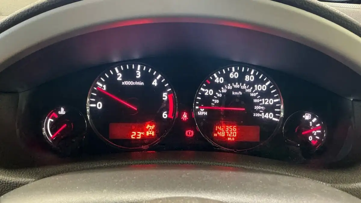 2013-nissan-pathfinder-25td-tekna-big-12