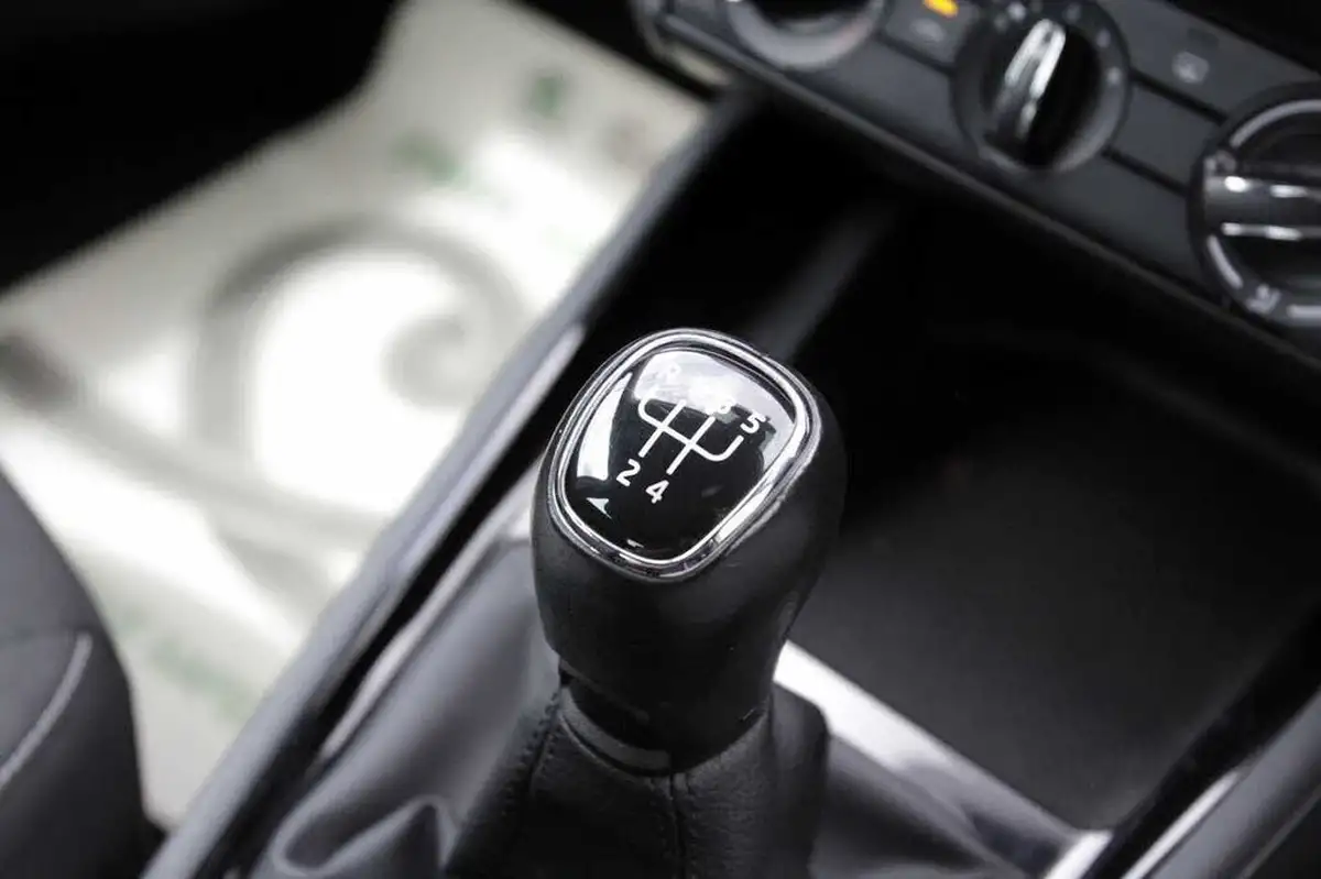 2021-skoda-kamiq-10-tsi-se-drive-95ps-big-12
