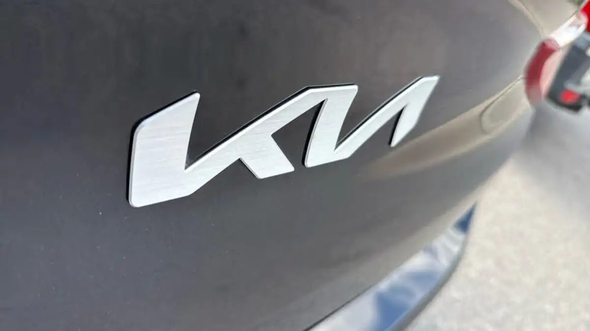 2022-kia-ceed-15-t-gdi-3-hatchback-big-24