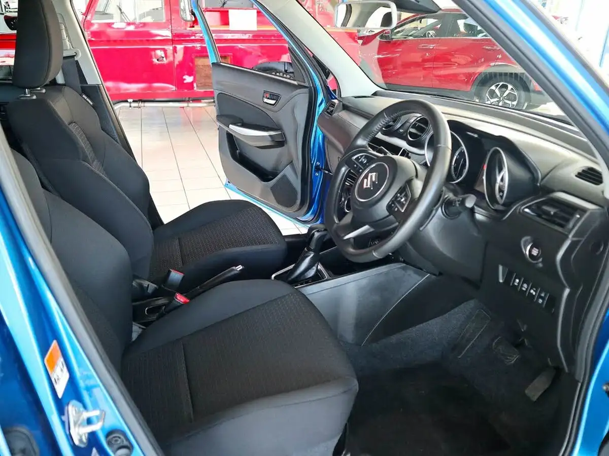 2022-suzuki-swift-12-dualjet-sz5-cvt-big-2