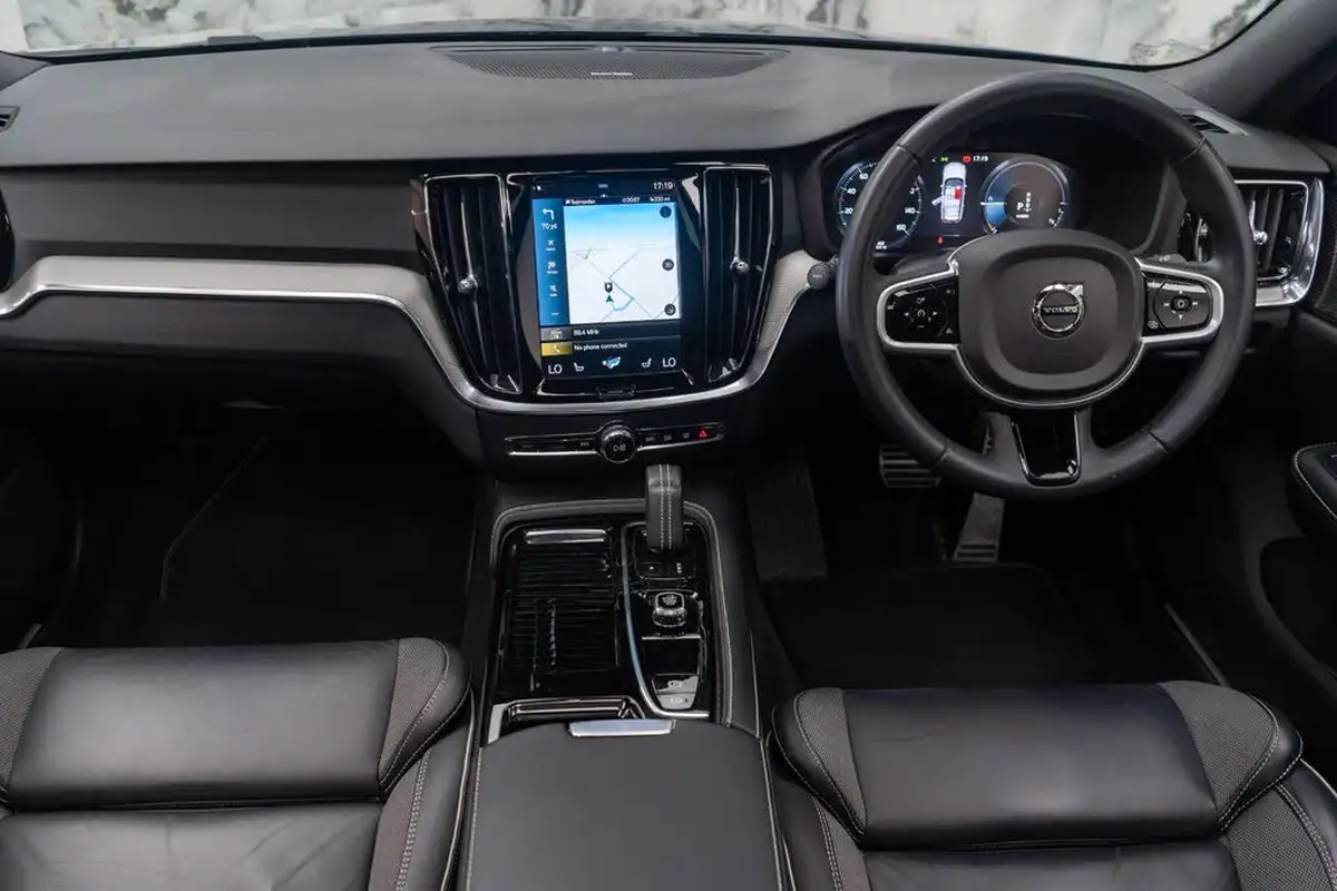 2021-volvo-v60-20-t6-r-design-350bhp-plug-in-hybrid-big-11