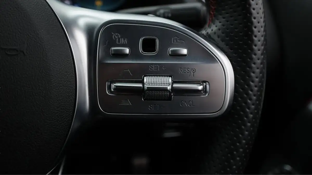 2023-mercedes-benz-eqa-e-eqa-300-amg-line-big-26