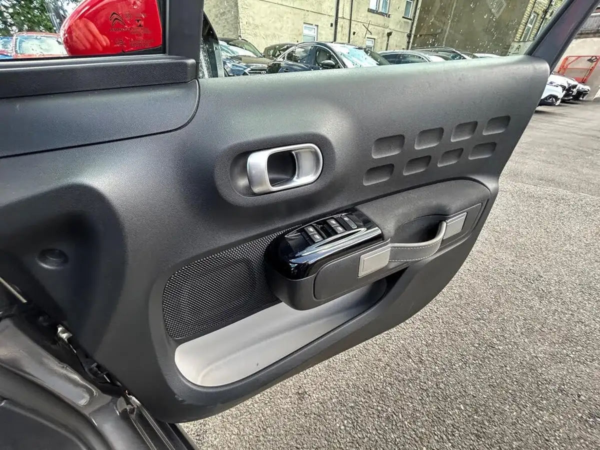 2018-citroen-c3-12-puretech-feel-82ps-big-13
