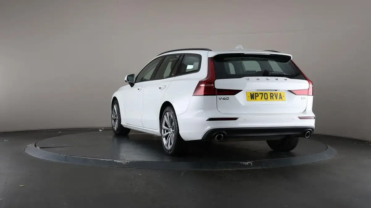 2020-volvo-v60-20-b3-momentum-big-58