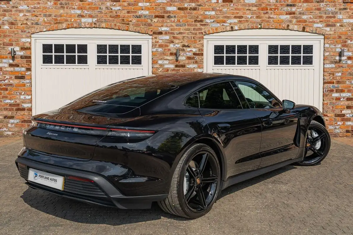 2021-porsche-taycan-e-base-476ps-performance-battery-plus-big-19