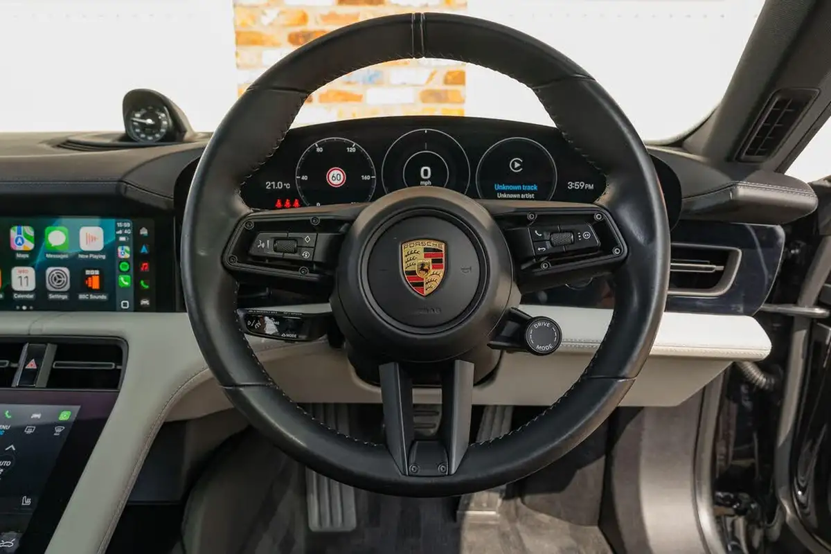 2021-porsche-taycan-e-base-476ps-performance-battery-plus-big-43