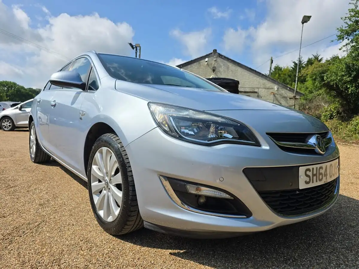 2014-vauxhall-astra-16-elite-sport-tourer-auto-big-0