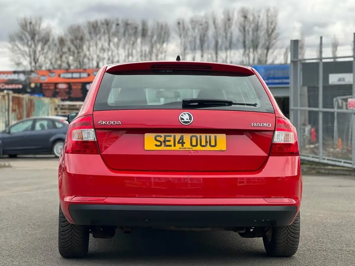 2014-skoda-rapid-spaceback-12-se-105ps-big-5