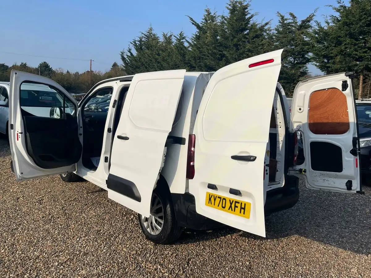 2020-citroen-berlingo-15bluehdi-1000-enterprise-100pseu6dt-e-ss-panel-big-25