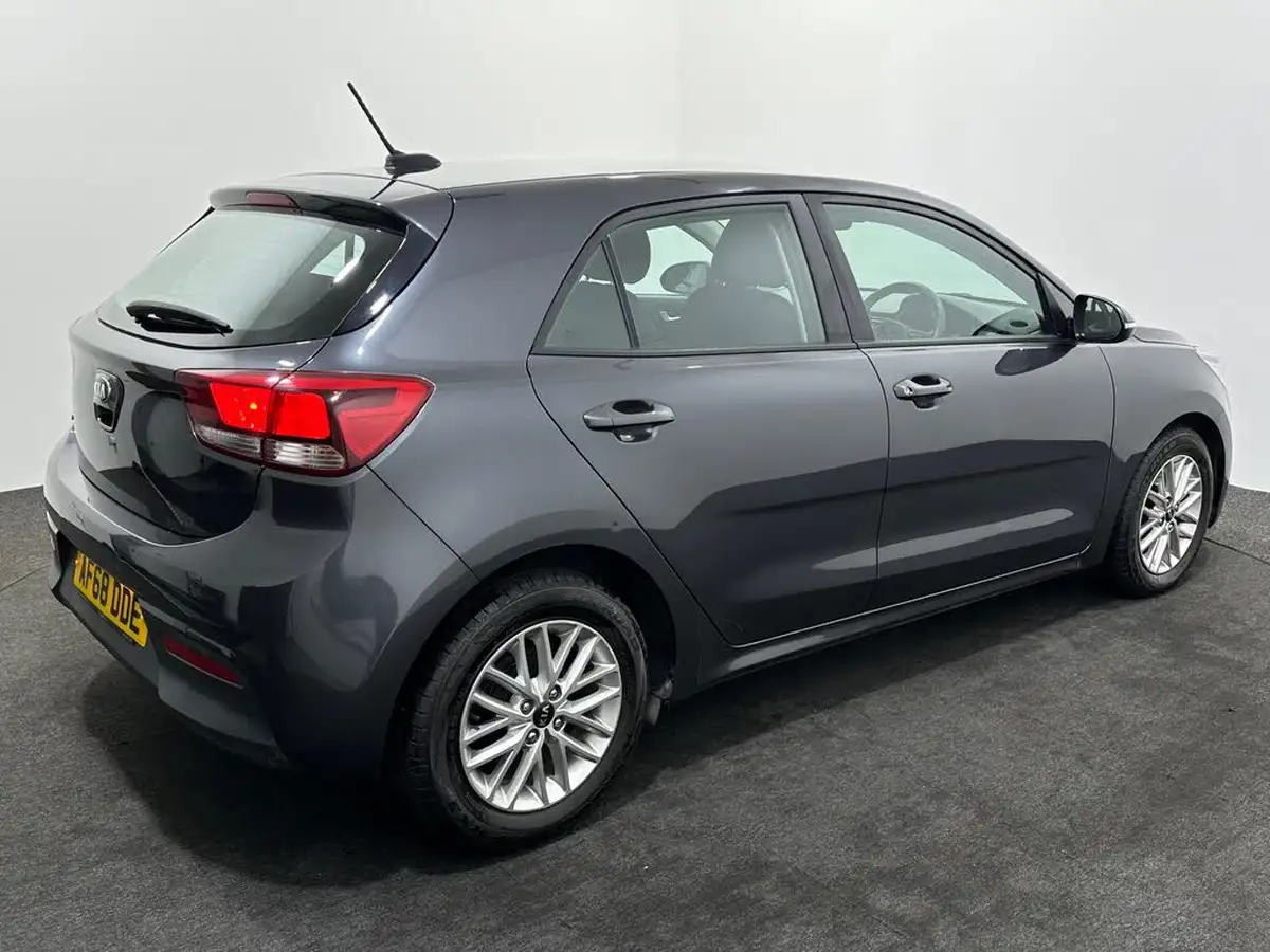 2018-kia-rio-125-2-big-47