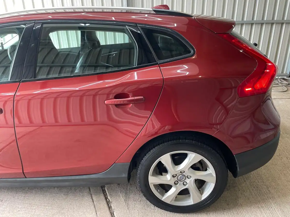 2015-volvo-v40-16td-d2-cross-country-lux-powershift-big-12