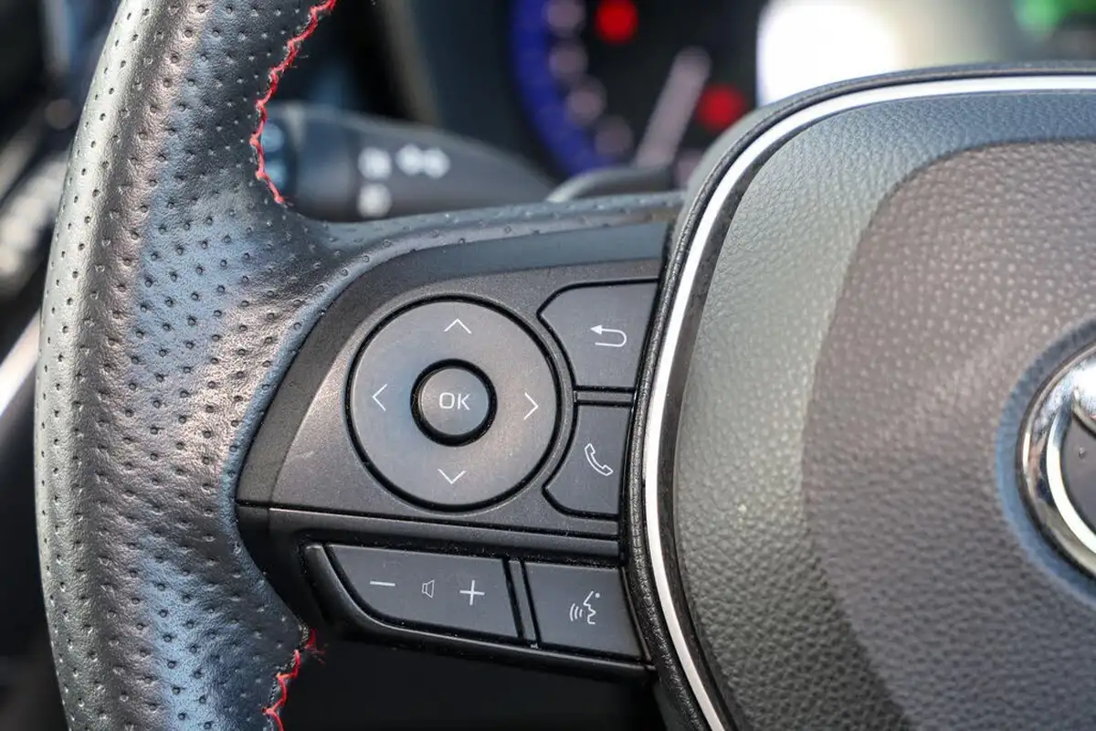 2022-toyota-corolla-20-vvt-i-gr-sport-181bhp-spare-wheel-hatchback-big-17