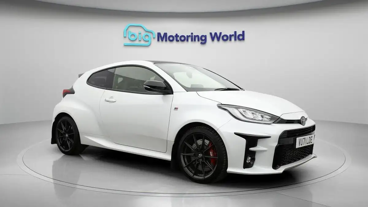 2021-toyota-yaris-16-gr-circuit-pack-big-1