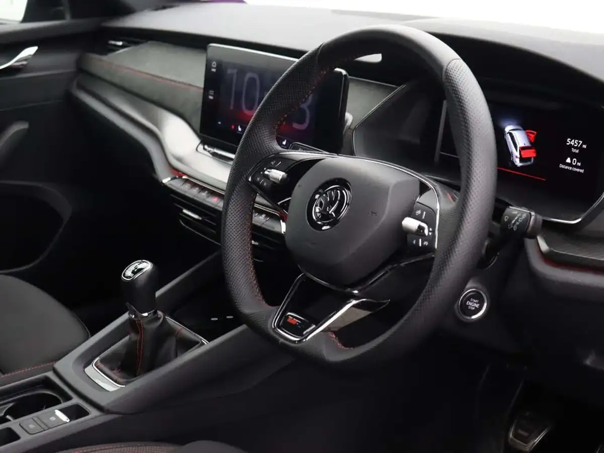 2023-skoda-octavia-20-tsi-vrs-estate-big-22