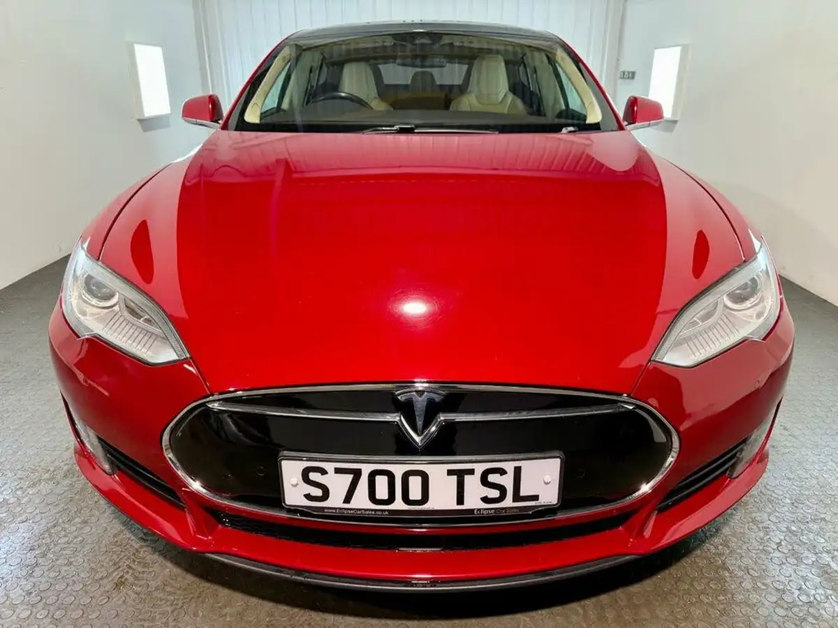 2016-tesla-model-s-e-70d-big-1