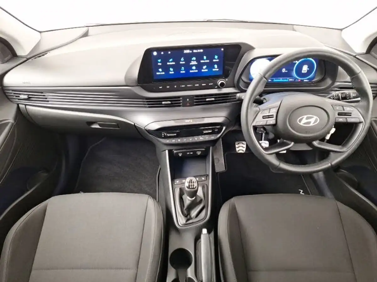 2025-hyundai-bayon-10-t-gdi-premium-100ps-two-tone-roof-big-2
