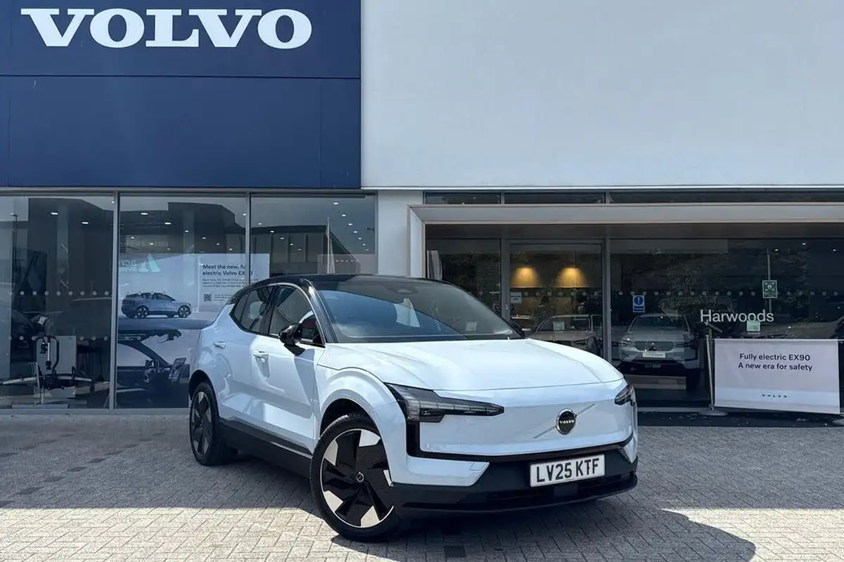 2025-volvo-ex30-e-twin-plus-big-0