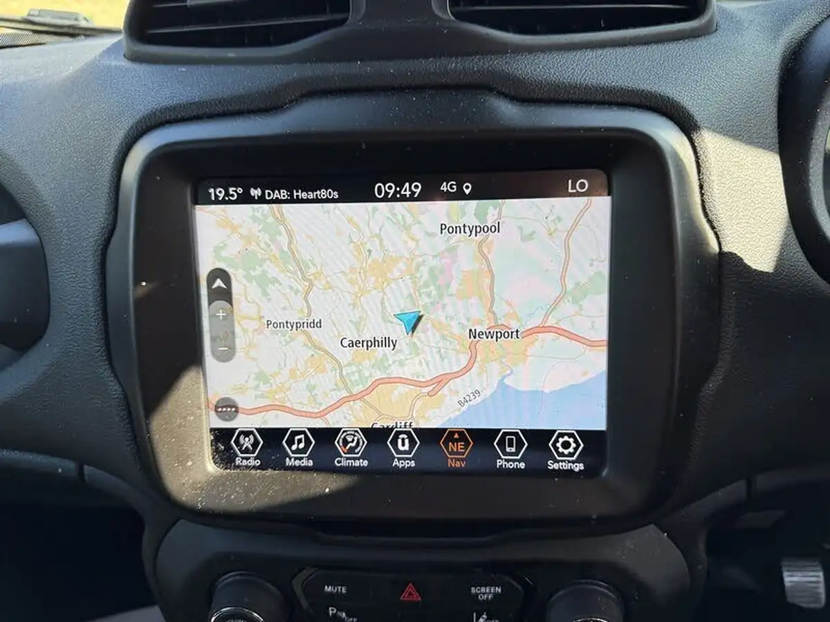 2021-jeep-renegade-10-gse-night-eagle-big-9