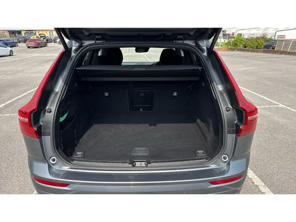 2021-volvo-xc60-20td-b4-r-design-big-16