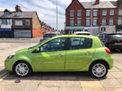 2010-renault-clio-16-initiale-tomtom-small-3