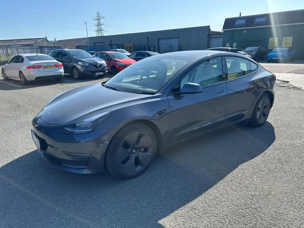 2020-tesla-model-3-e-long-range-big-6