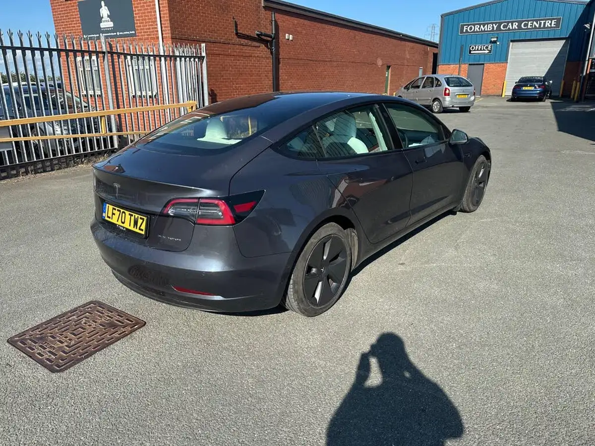 2020-tesla-model-3-e-long-range-big-2