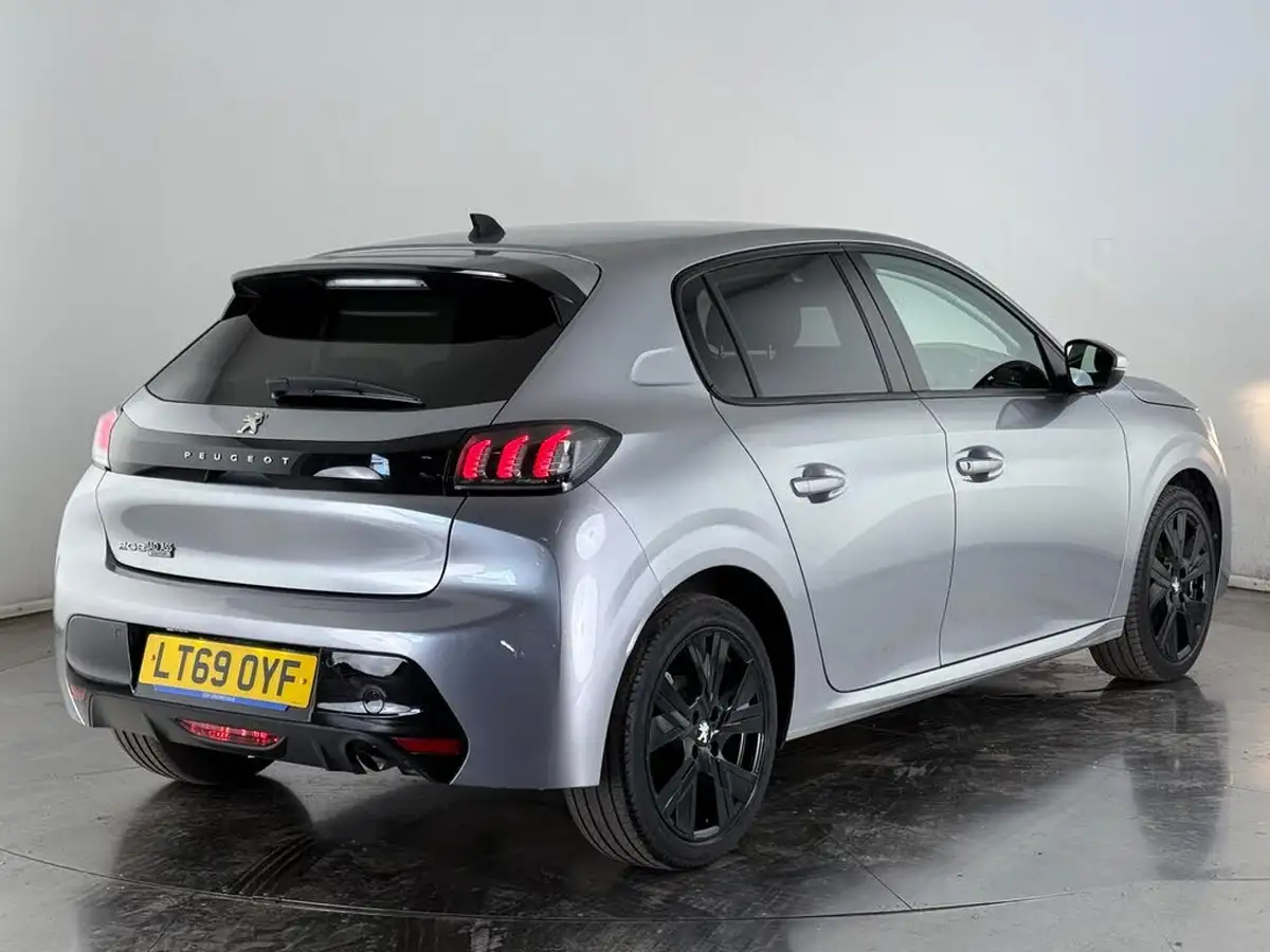 2020-peugeot-208-12-puretech-allure-100bhp-big-6