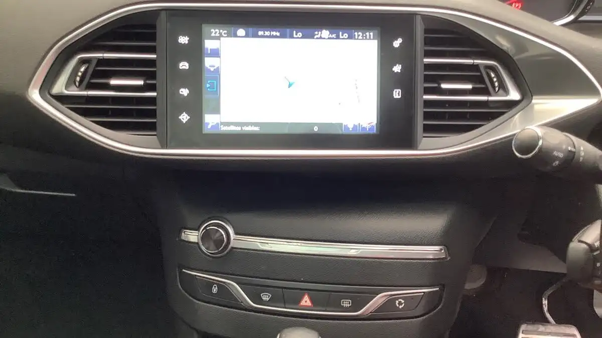 2017-peugeot-308-sw-big-5