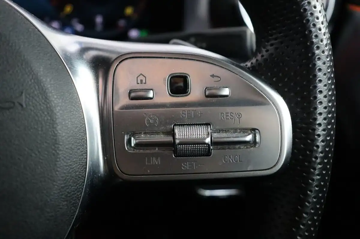 2022-mercedes-benz-cla-13-cla-200-amg-line-premium-plus-coupe-4d-big-25