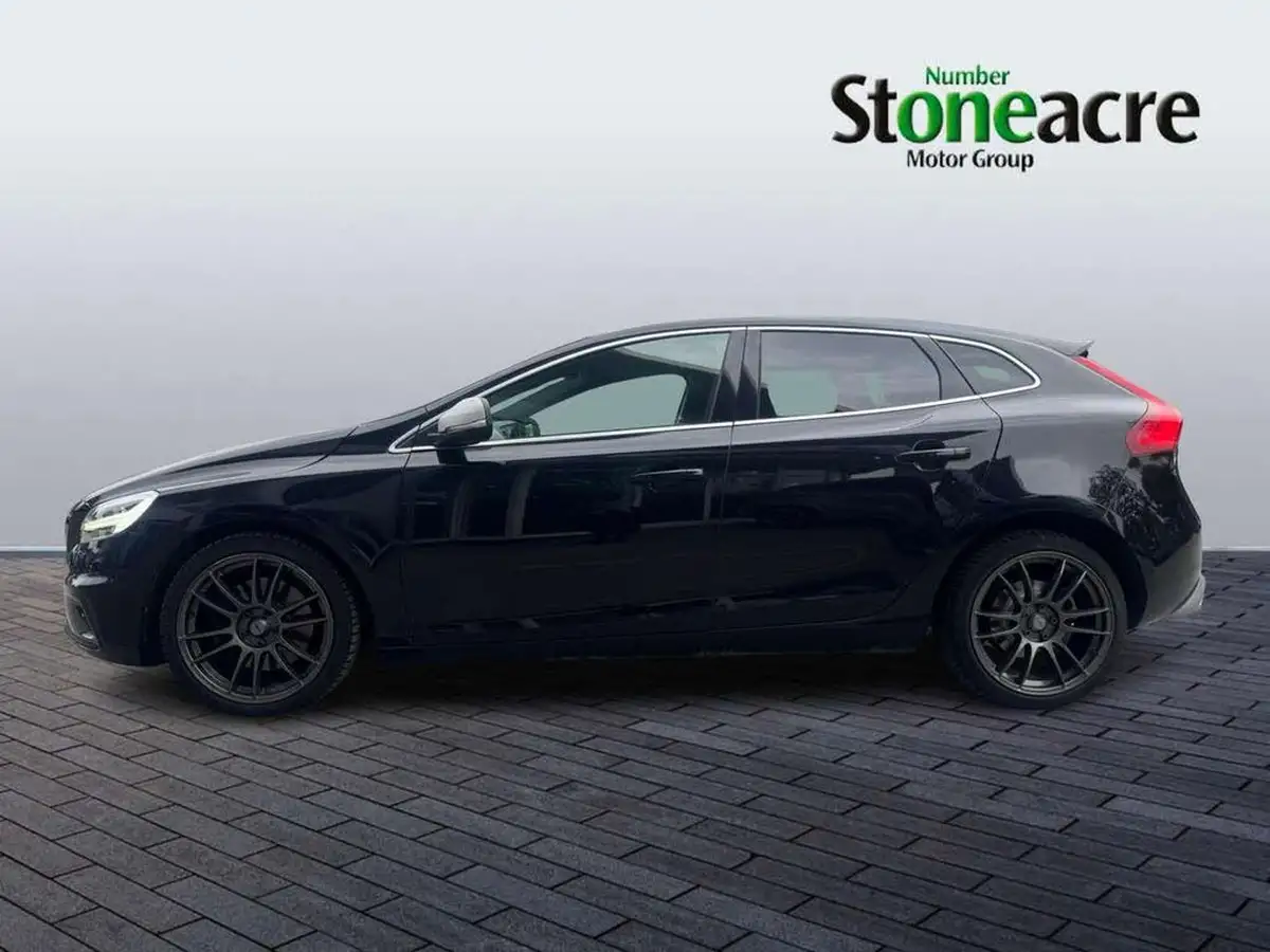 2018-volvo-v40-20td-d4-r-design-pro-geartronic-big-4