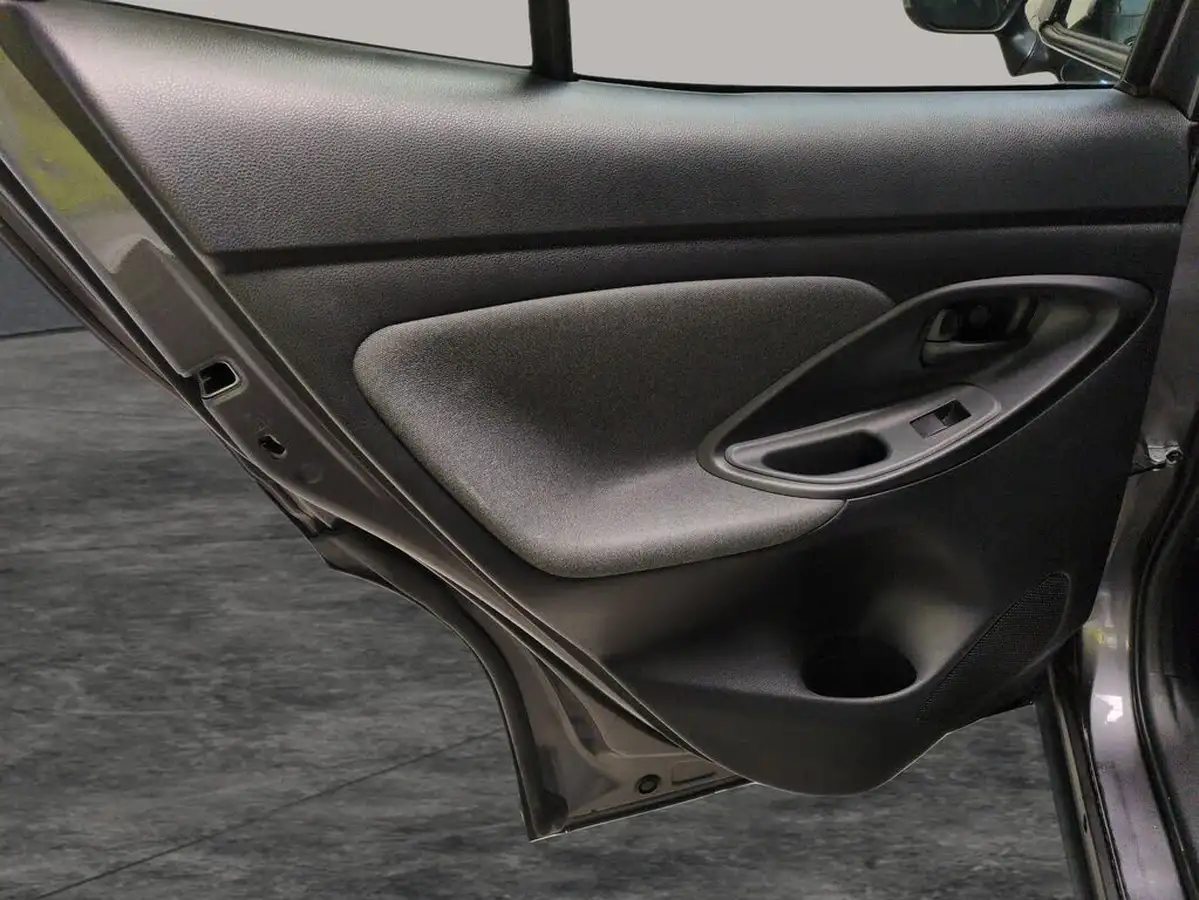 2022-toyota-yaris-cross-15-vvt-i-excel-awd-i-big-36