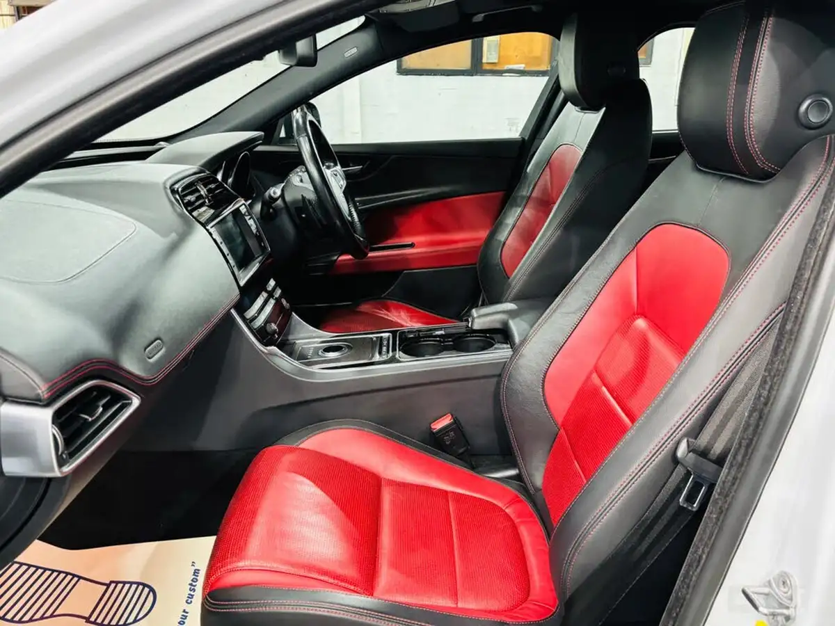 2017-jaguar-xe-20d-r-sport-180ps-1999cc-auto-big-13