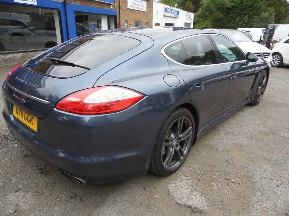 2011-porsche-panamera-48-4s-pdk-big-8
