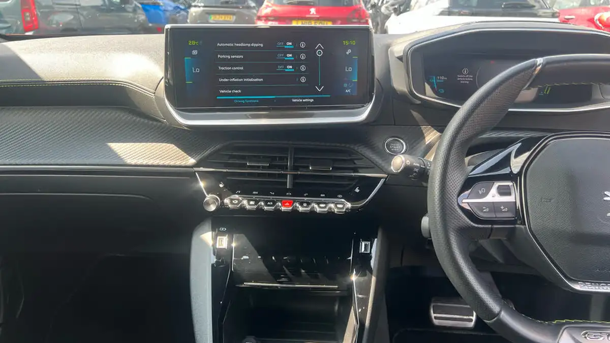 2021-peugeot-2008-suv-e-gt-big-9