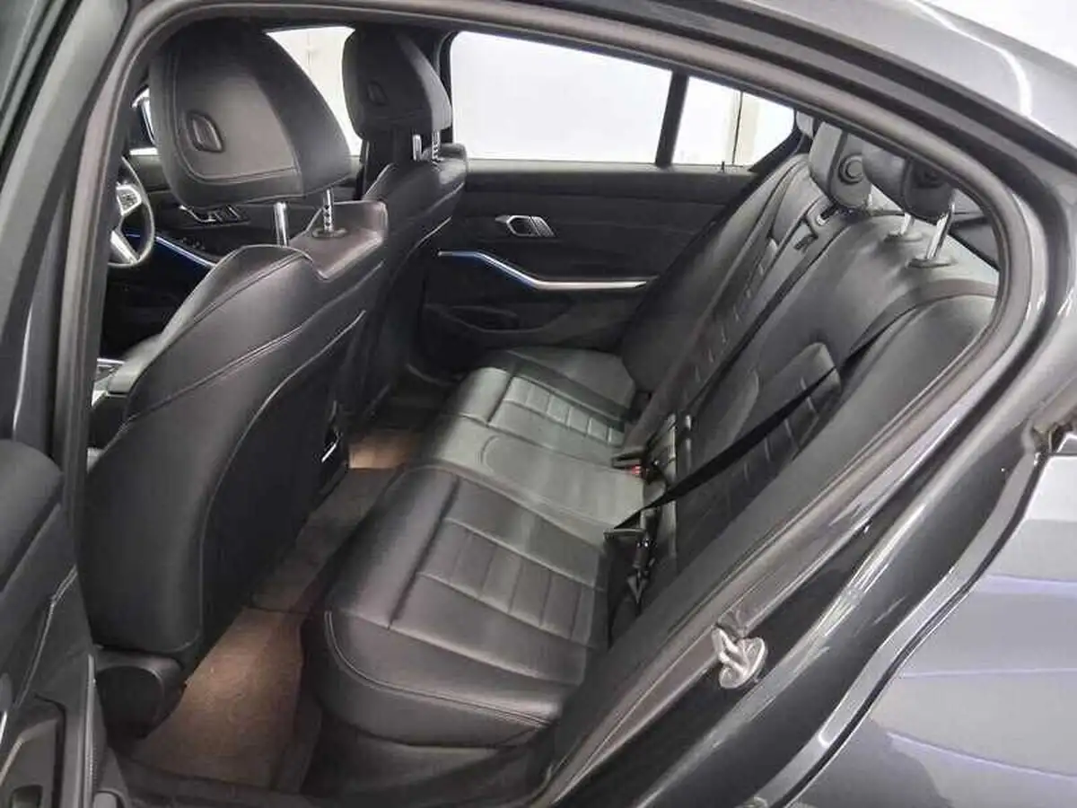 2019-bmw-3-series-20-330e-m-sport-plus-pack-big-13