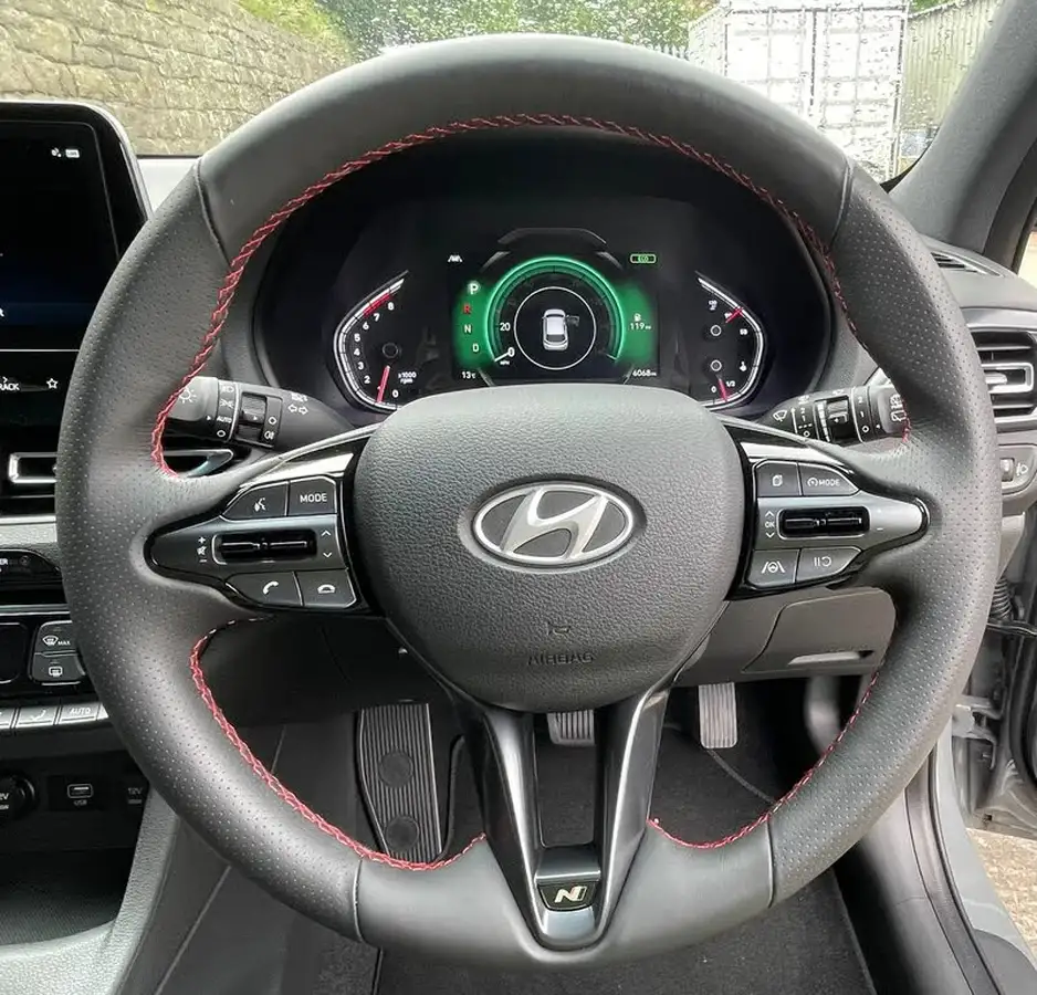 2023-hyundai-i30-15-t-gdi-n-line-hatchback-dct-big-12