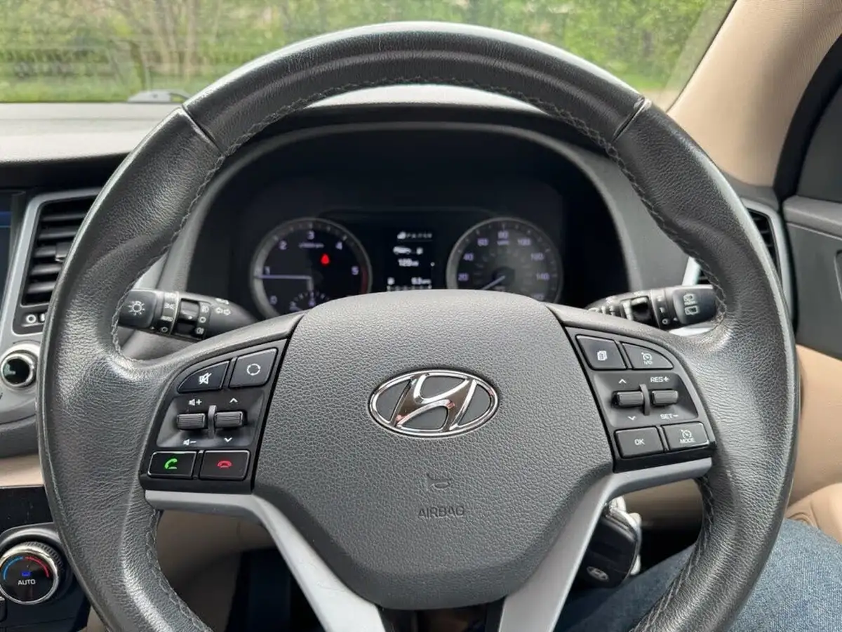 2015-hyundai-tucson-20crdi-blue-drive-premium-big-25