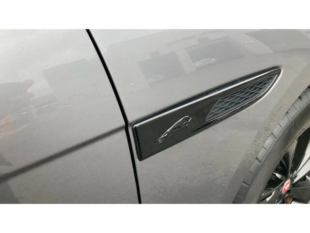 2021-jaguar-f-pace-20-d200-r-dynamic-hse-mhev-big-23