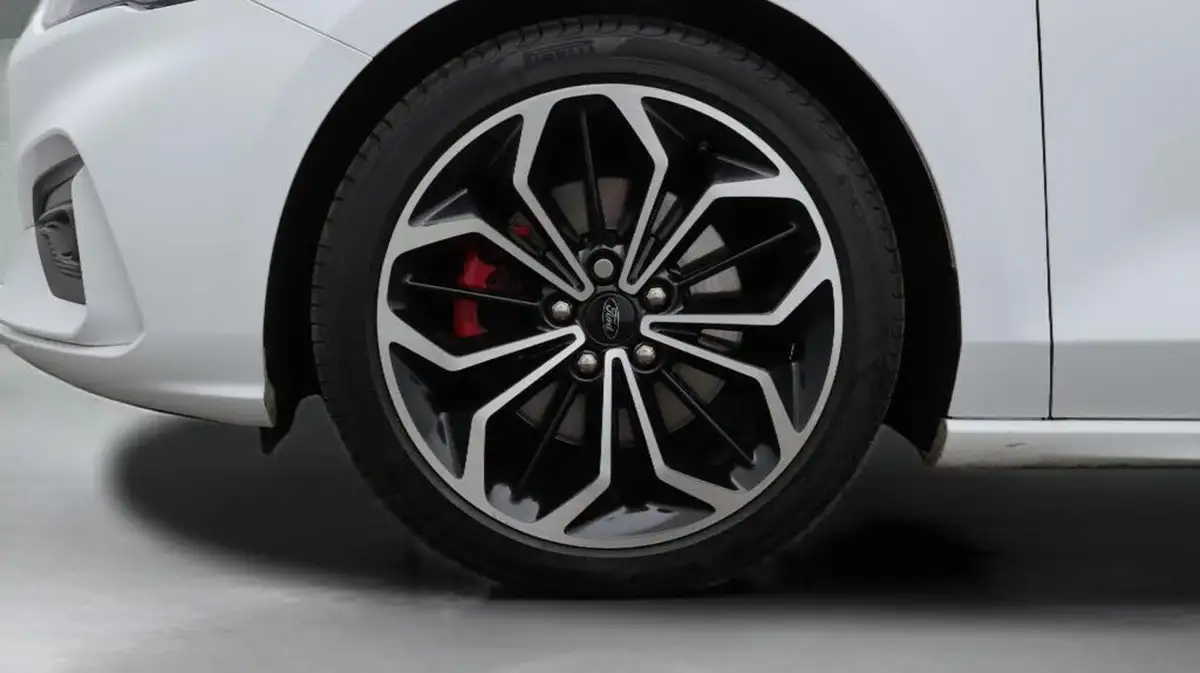 2020-ford-focus-20-st-line-x-hatchback-big-28