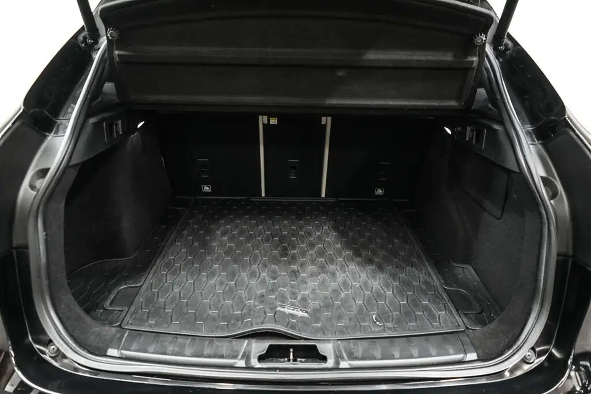 2017-jaguar-f-pace-30td-portfolio-big-10