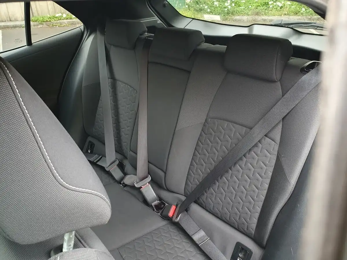 2019-toyota-corolla-12-vvt-i-design-spare-wheel-hatchback-big-8