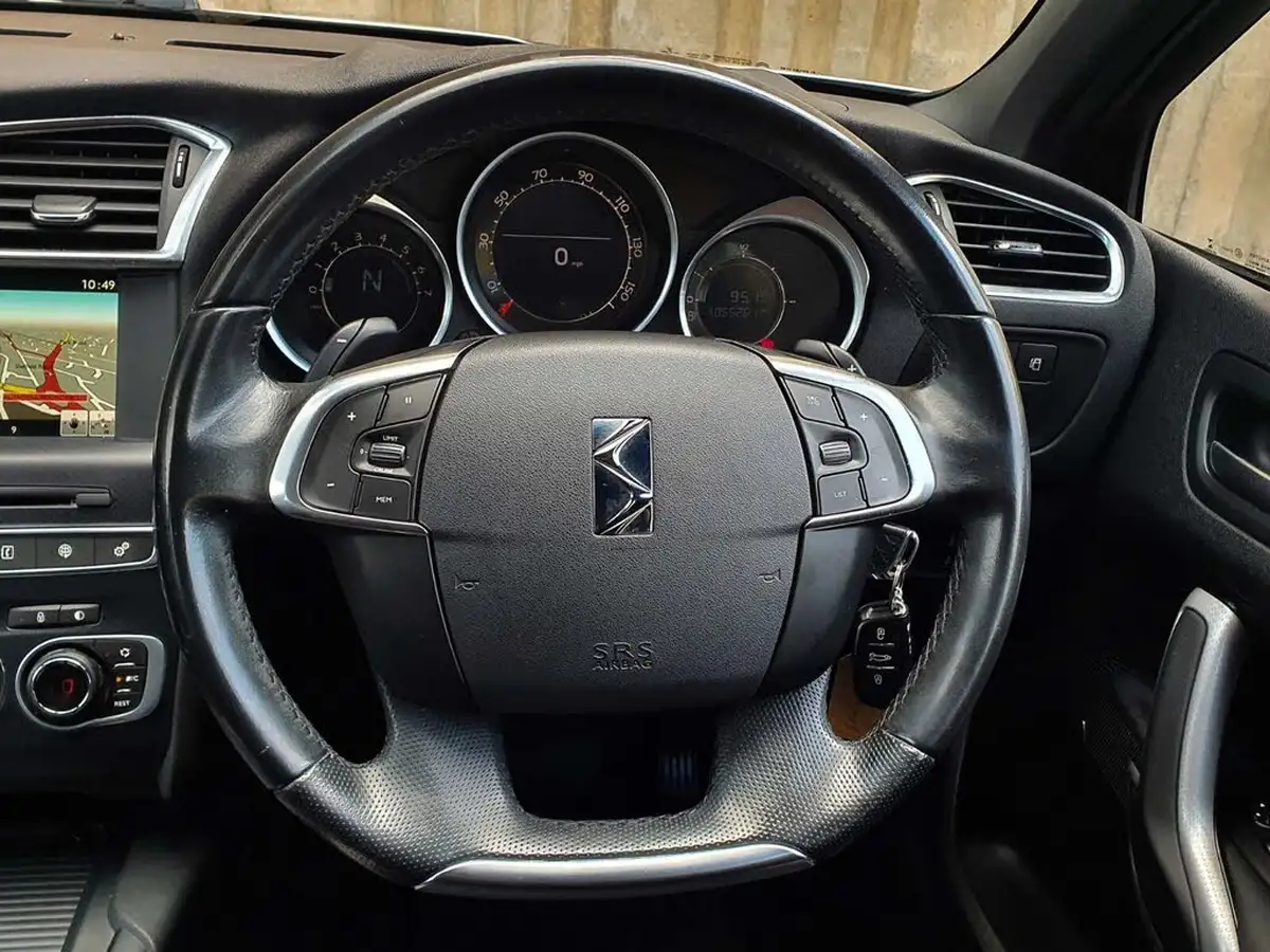 2015-citroen-ds4-16e-hdi-dstyle-nav-etg6-big-16